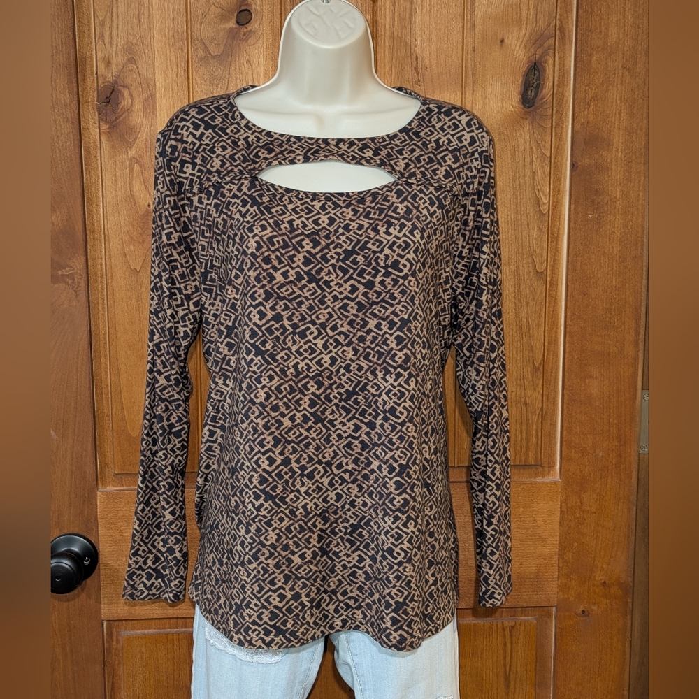 Soft Surroundings Black and Tan‎ Geometric Long Sleeve Top